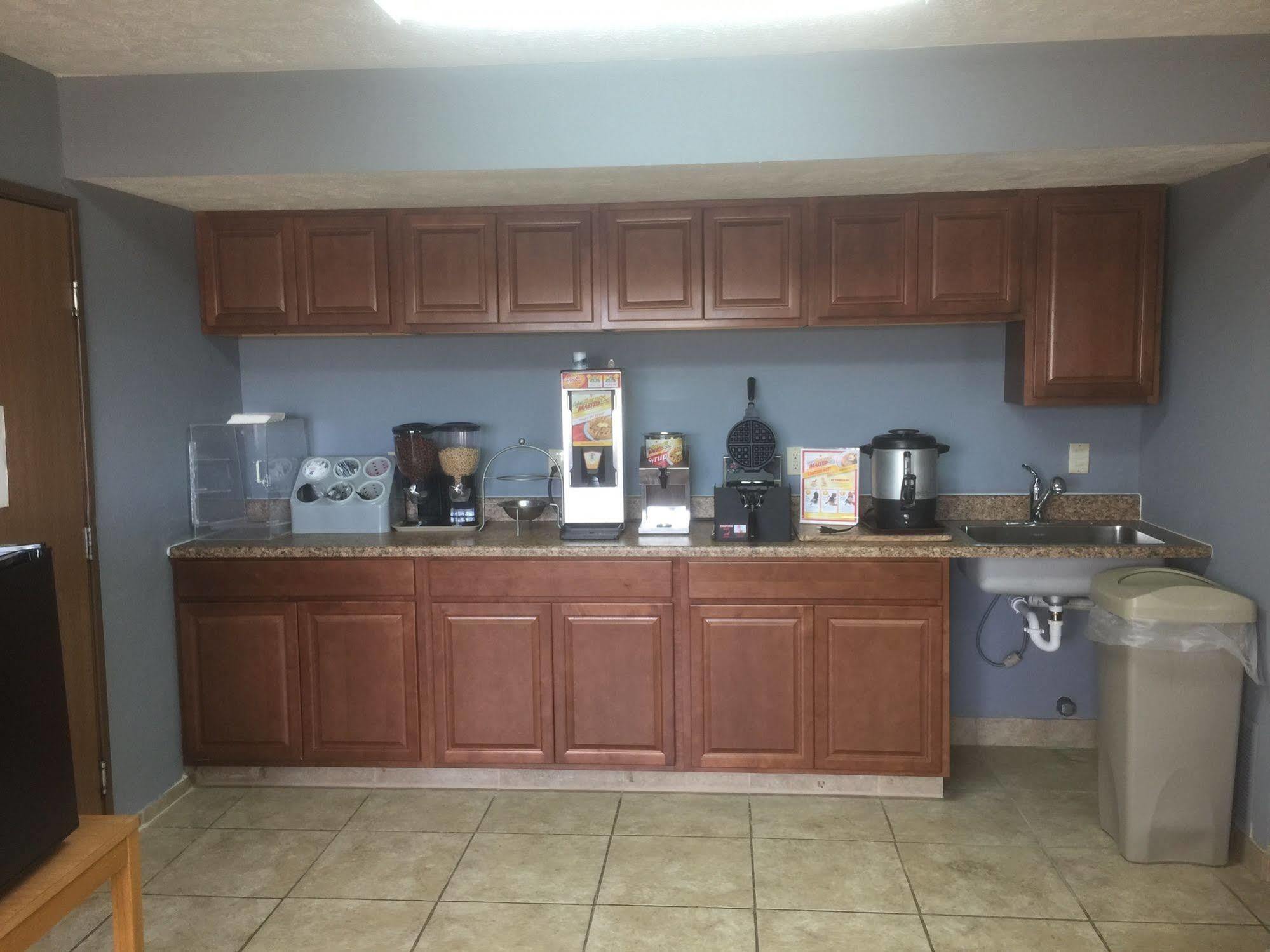 Budgetel Inn & Suites Fort Scott المظهر الخارجي الصورة